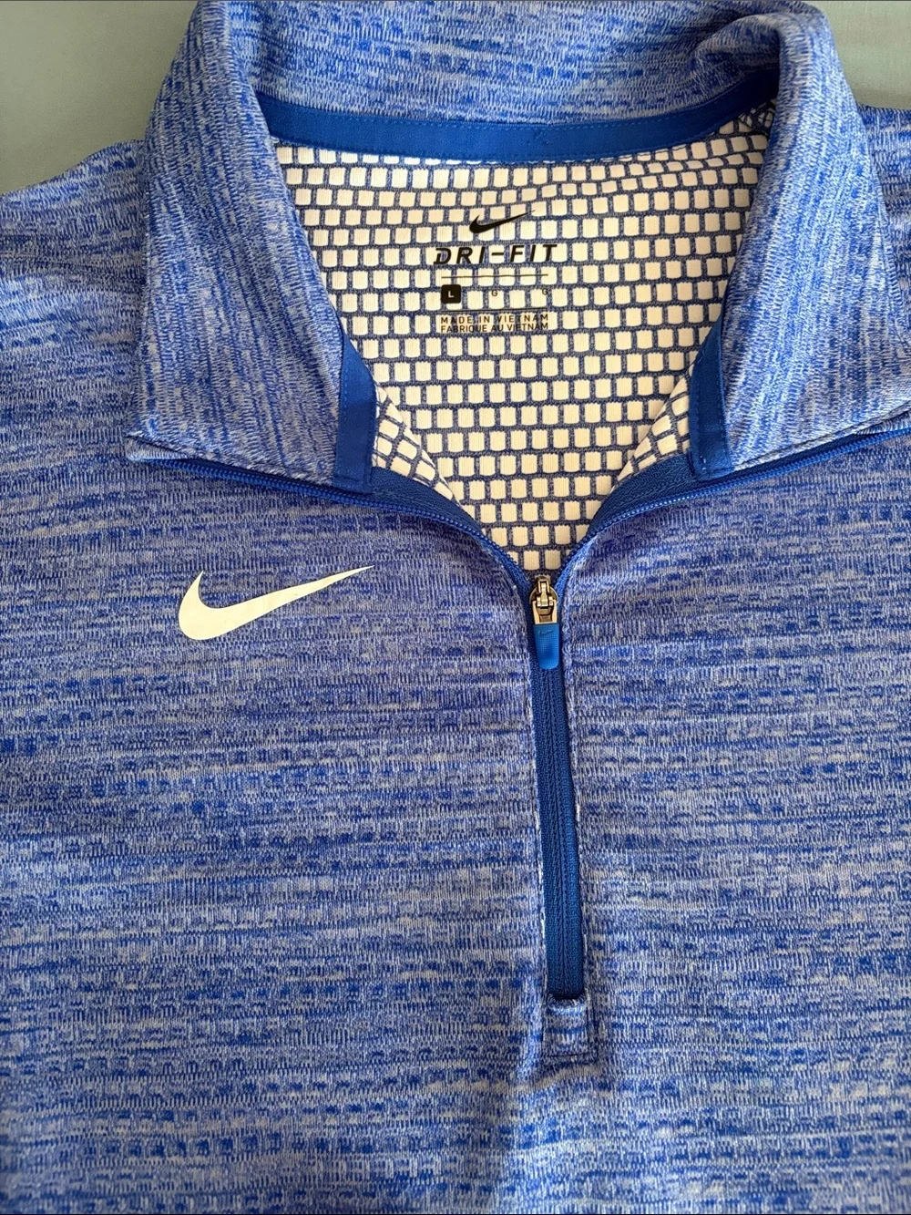 Nike Women’s Heather Light Blue Quarter-Zip Pullover